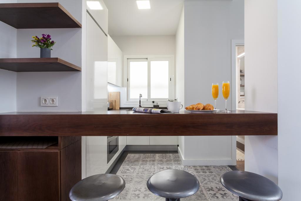 Stunning Boutique - Space Maison Apartments Севилья Экстерьер фото
