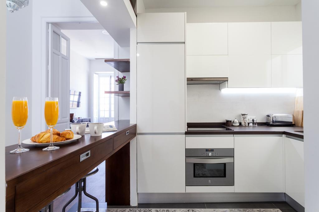 Stunning Boutique - Space Maison Apartments Севилья Экстерьер фото