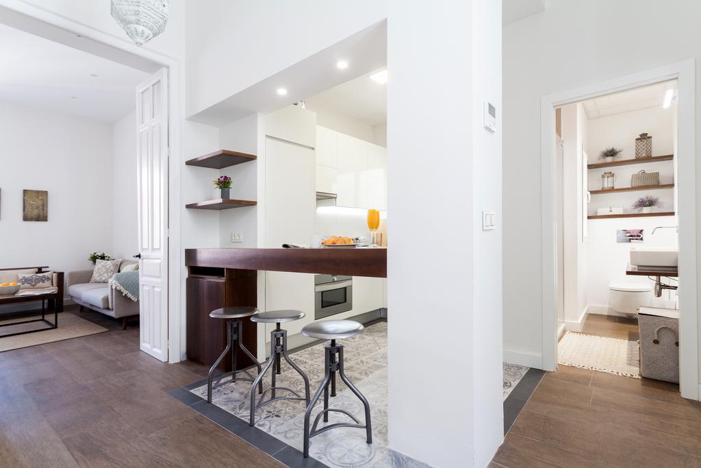 Stunning Boutique - Space Maison Apartments Севилья Экстерьер фото
