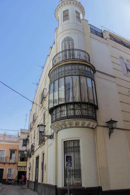 Stunning Boutique - Space Maison Apartments Севилья Экстерьер фото